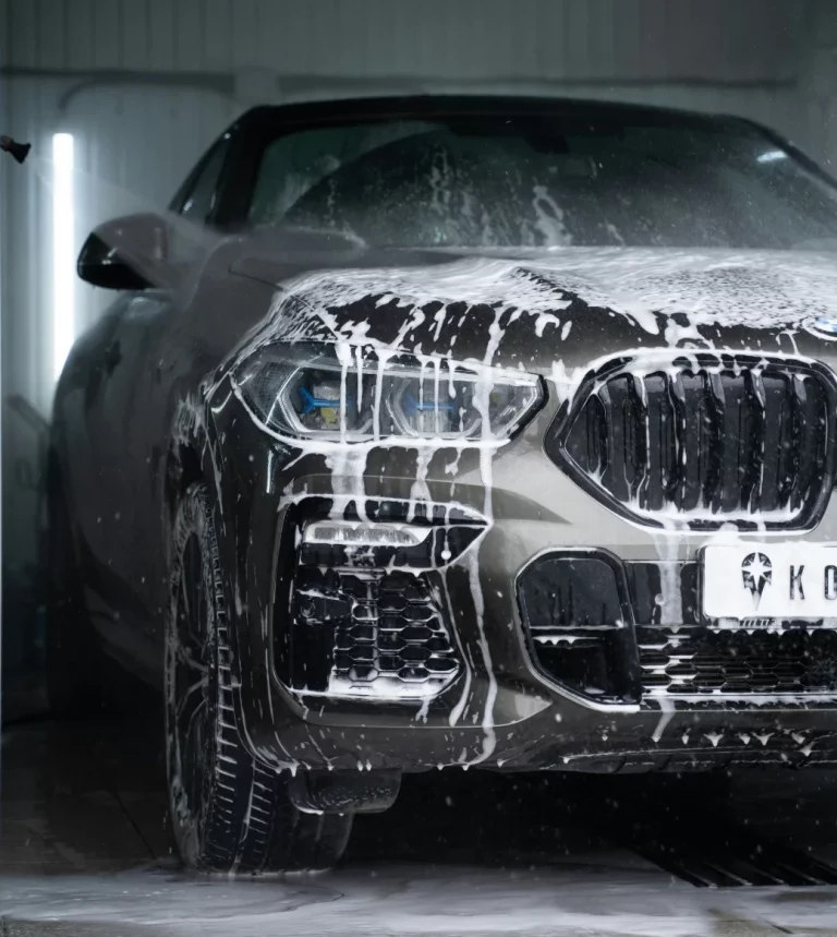 Protection céramique carrosserie à Belley – brillance et effet hydrophobe